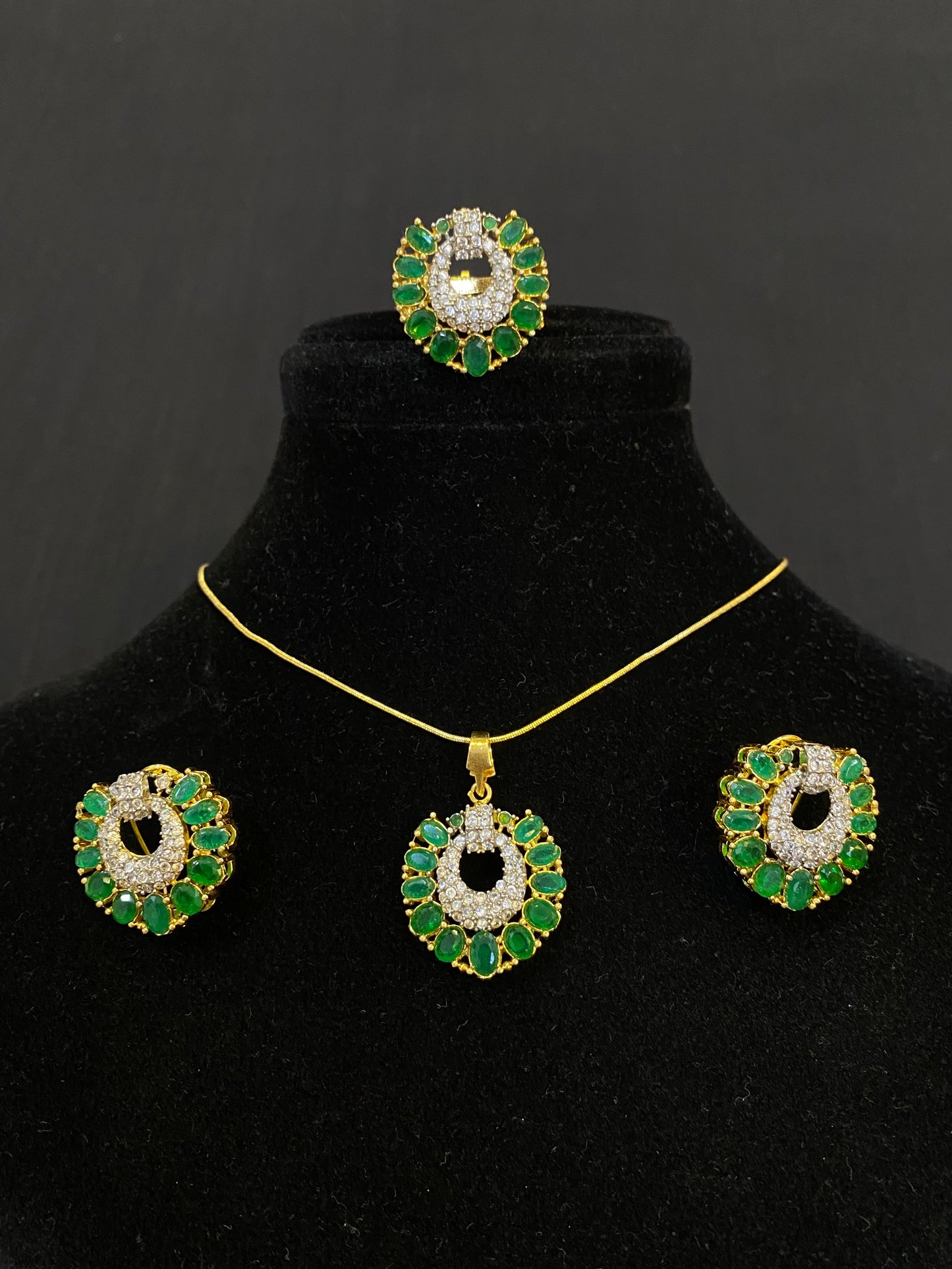 Emerald Radiance Locket Set