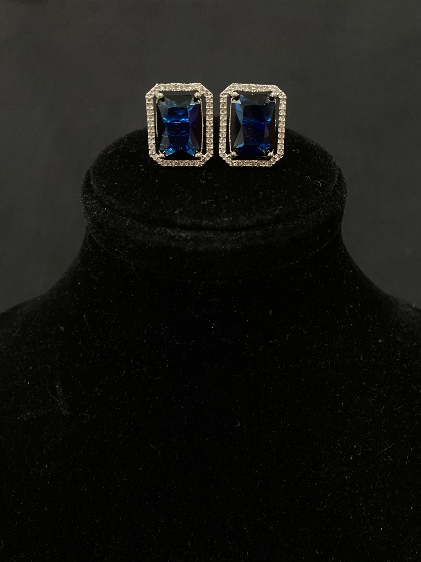 Aura Studs