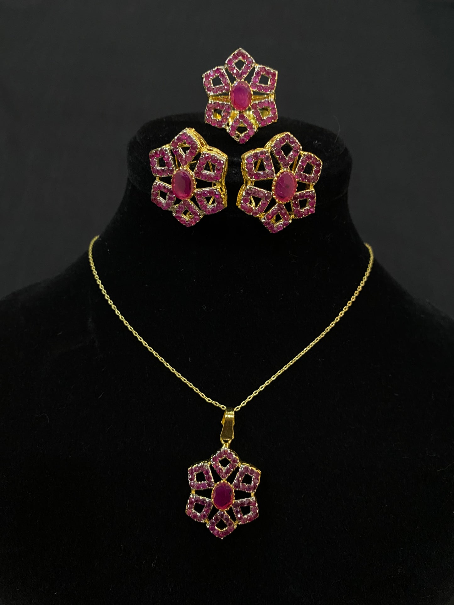 Floral Ruby-Inspired Locket Set